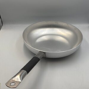 Tigan me bisht te zi  Ø 32 X H 7 CM.  1 FASA-8012004022942