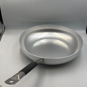 Tigan me bisht te zi  Ø 36 X H 7,5 CM. FASA-8012004022973